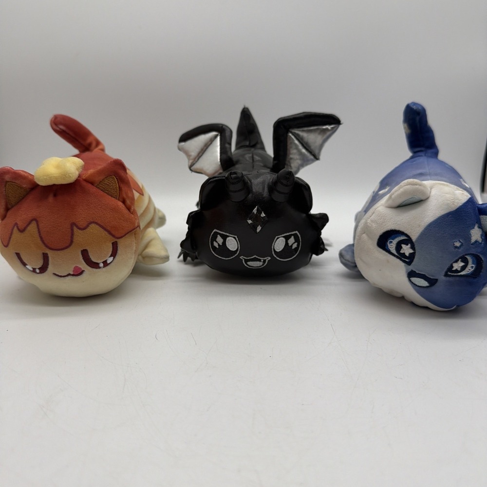 Aphmau - Onyx/ Moon Cat/ Pancake Cat lot of 3 in good shape! No rips or tares